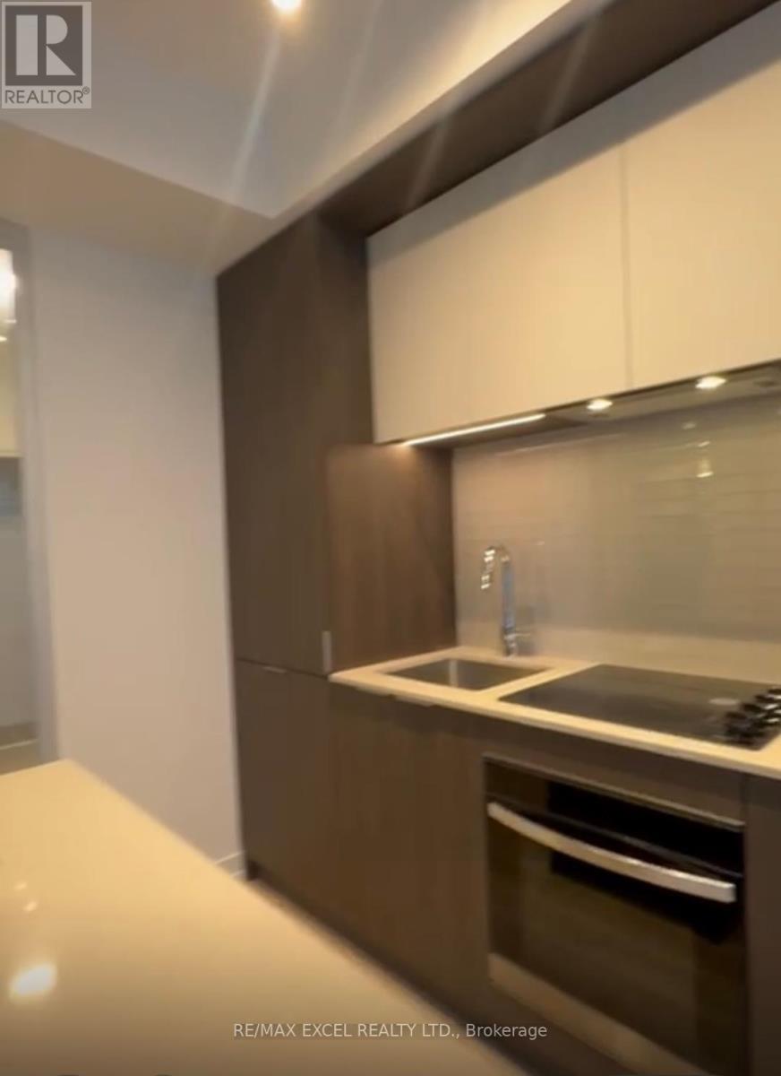 1007 - 395 Square One Drive, Mississauga, Ontario L5B 0P6 - Photo 4 - W12520240