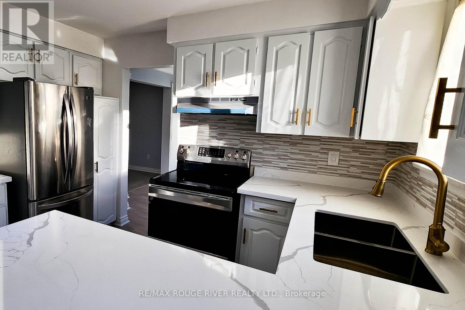 22 Annabelle Drive, Toronto, Ontario M9V 3B6 - Photo 12 - W12520242