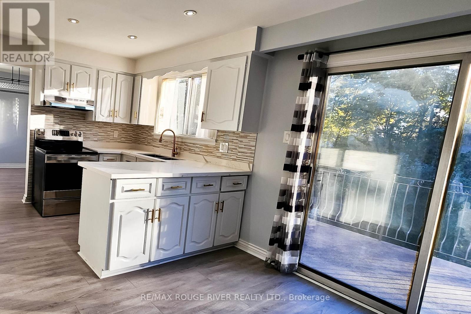 22 Annabelle Drive, Toronto, Ontario M9V 3B6 - Photo 13 - W12520242