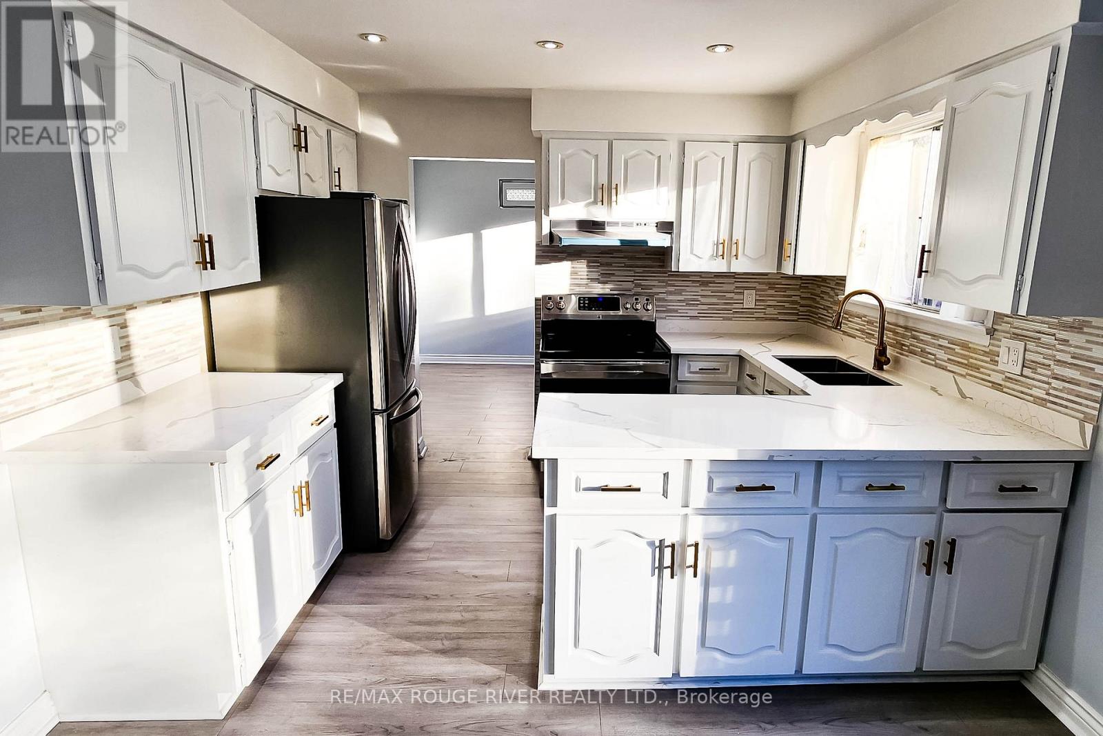 22 Annabelle Drive, Toronto, Ontario M9V 3B6 - Photo 15 - W12520242