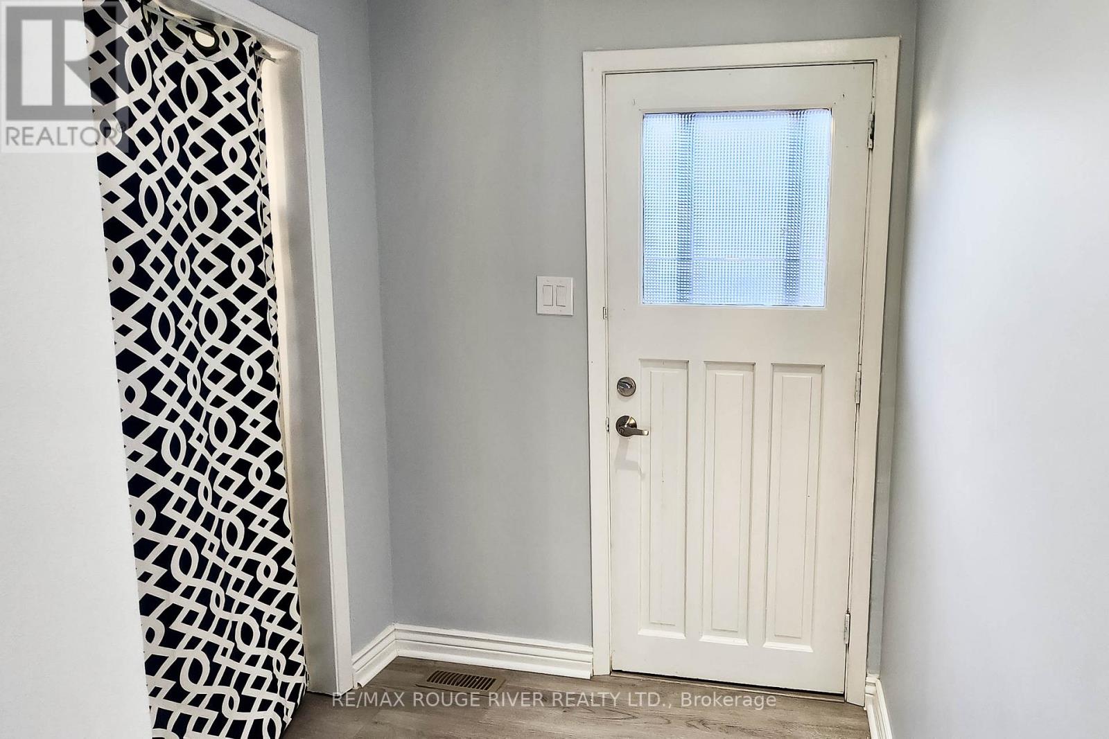 22 Annabelle Drive, Toronto, Ontario M9V 3B6 - Photo 16 - W12520242