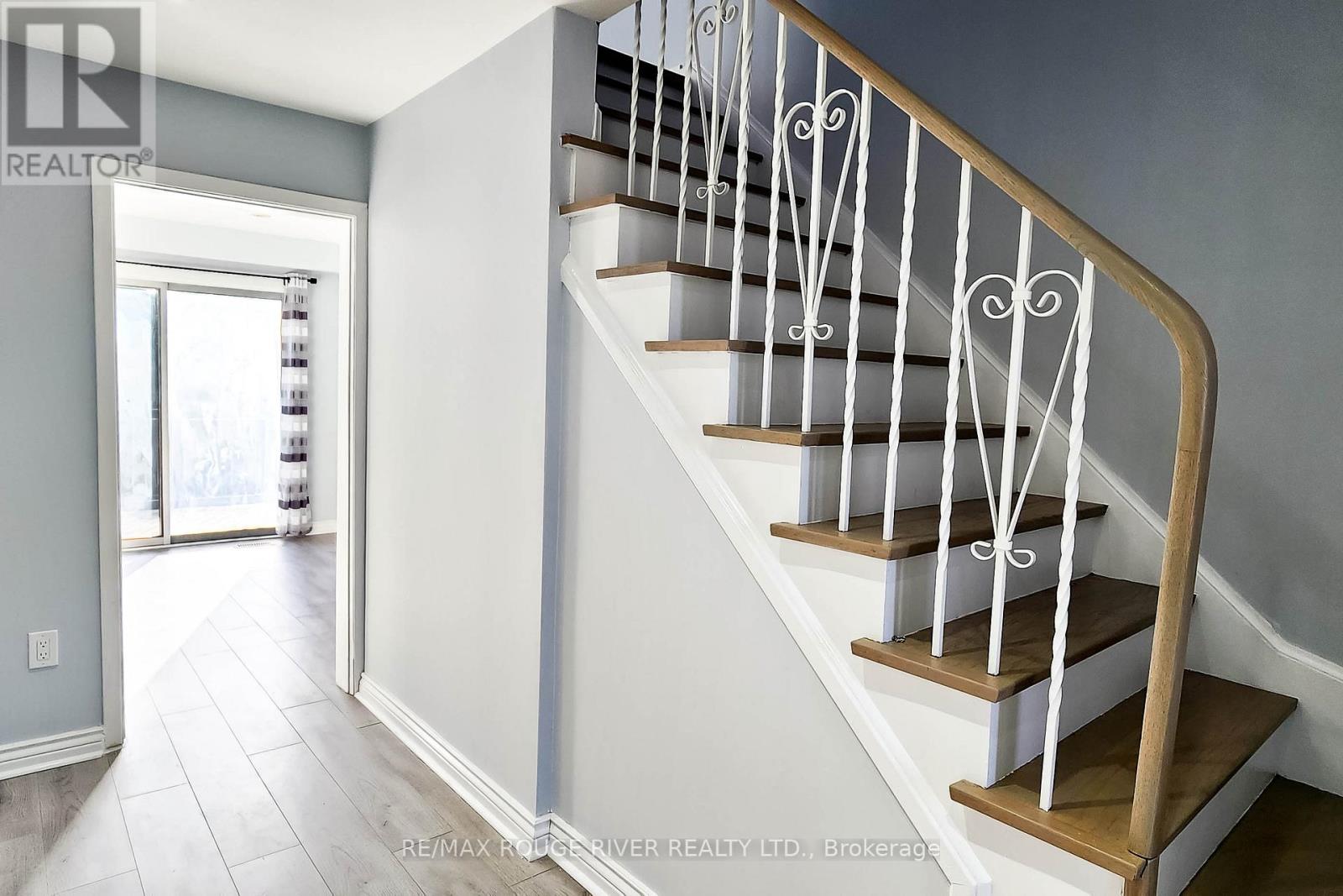 22 Annabelle Drive, Toronto, Ontario M9V 3B6 - Photo 18 - W12520242