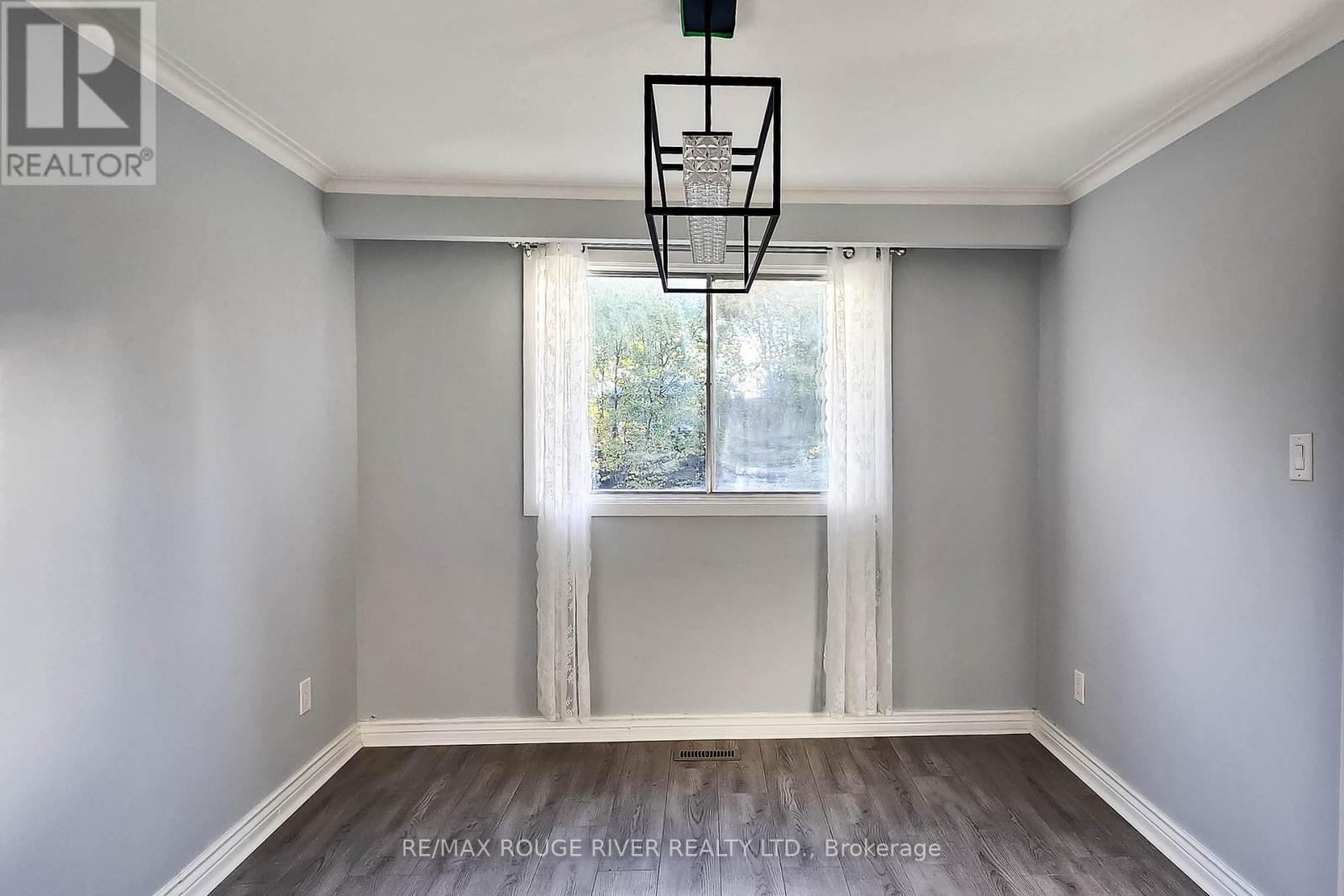 22 Annabelle Drive, Toronto, Ontario M9V 3B6 - Photo 7 - W12520242