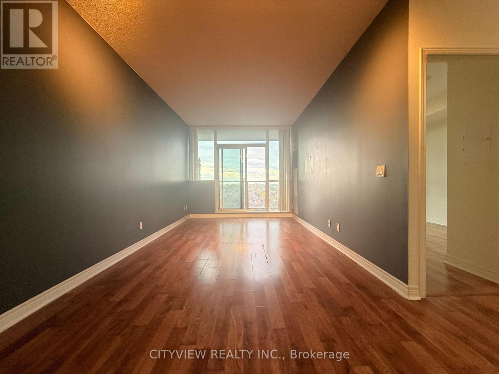 809 - 339 Rathburn Road W, Mississauga, Ontario  L5B 0C8 - Photo 10 - W12520248