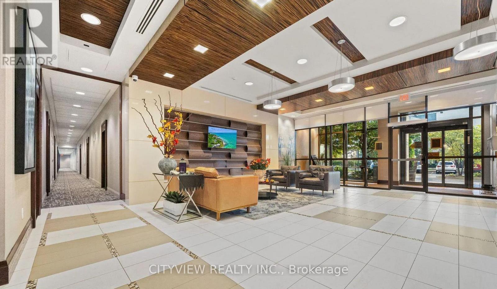 809 - 339 Rathburn Road W, Mississauga, Ontario  L5B 0C8 - Photo 4 - W12520248