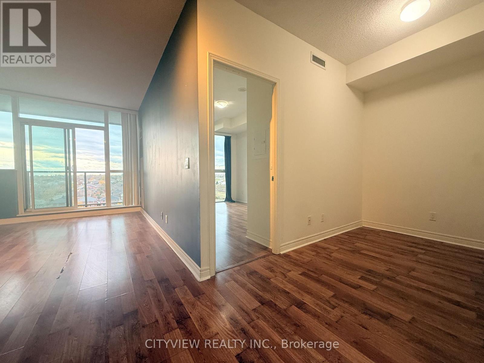 809 - 339 Rathburn Road W, Mississauga, Ontario  L5B 0C8 - Photo 8 - W12520248