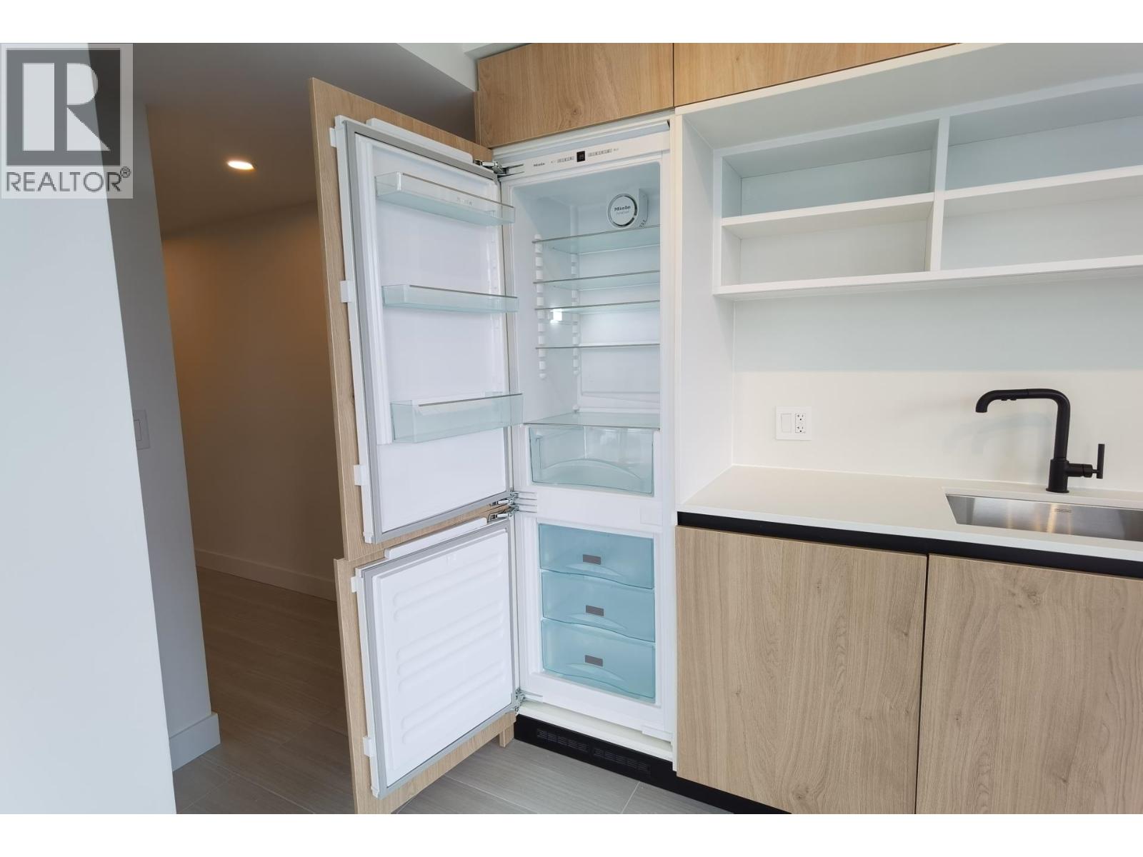 806 5058 Joyce Street, Vancouver, British Columbia V5R 0J9 - Photo 5 - R3064440