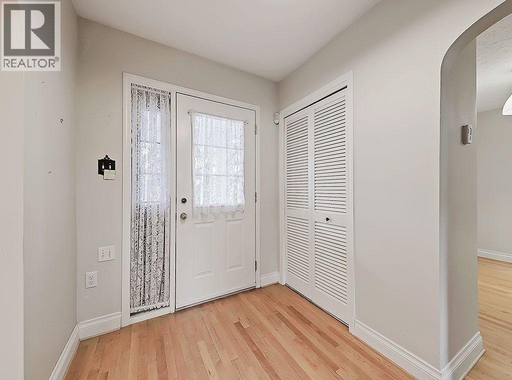 2540 32 Avenue Sw, Calgary, Alberta  T3E 0V7 - Photo 15 - A2265871