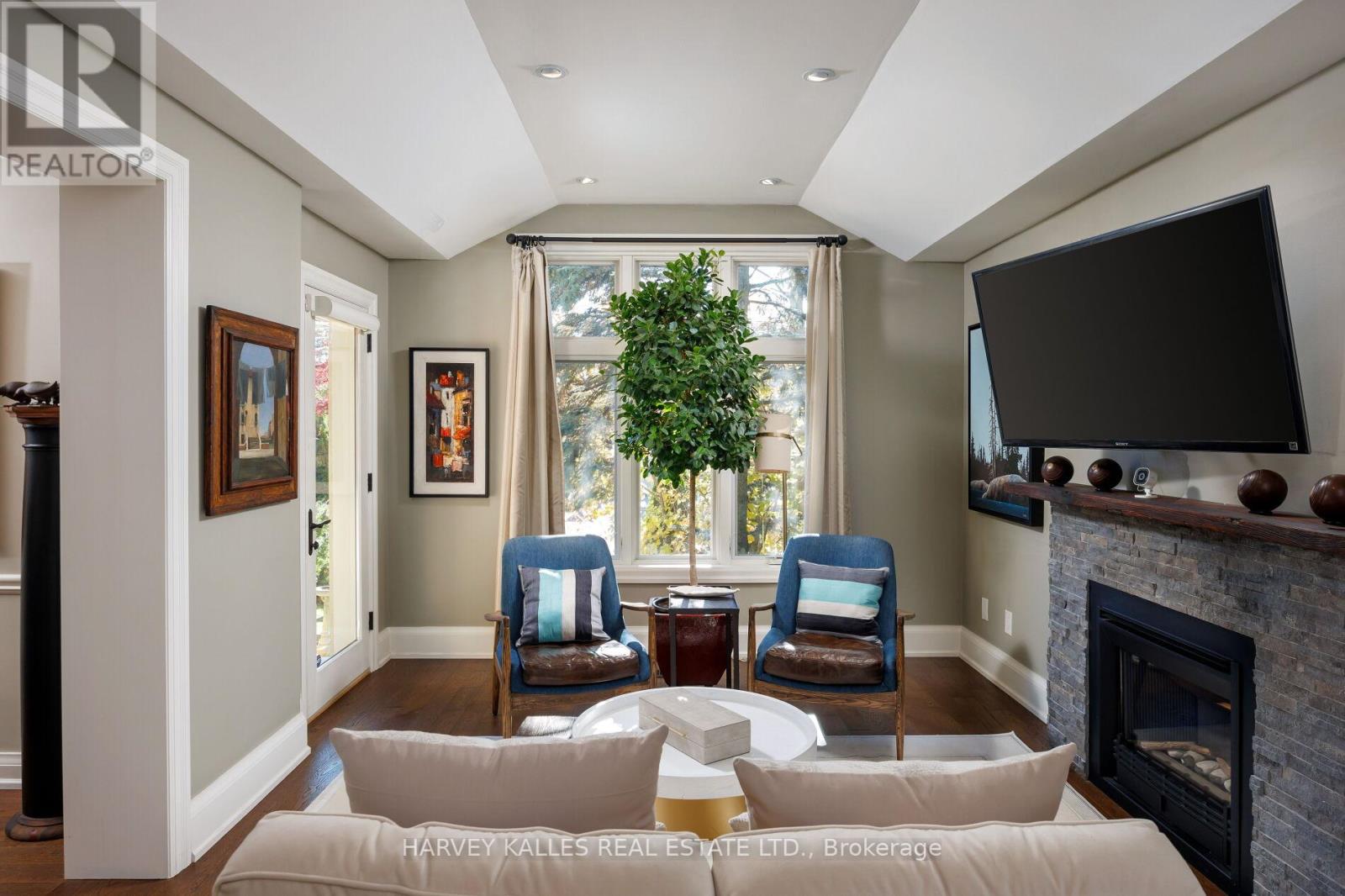 24 Cedarland Drive, Toronto, Ontario M9A 2K2 - Photo 12 - W12512890