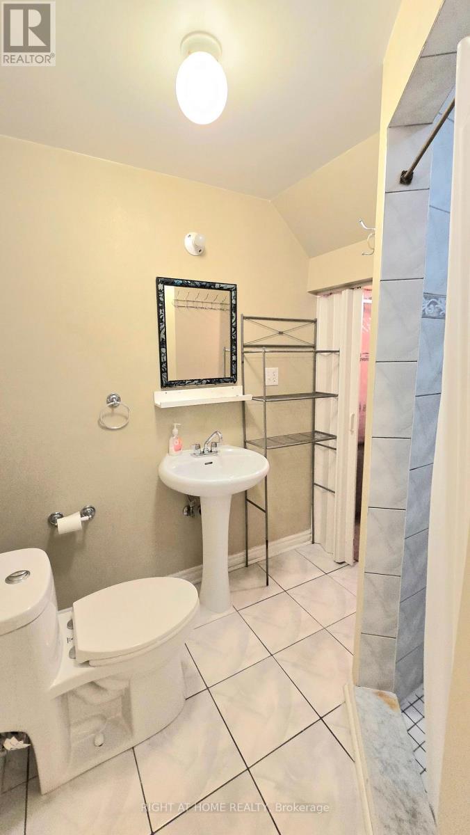 3428 Fountain Park Avenue, Mississauga, Ontario L5M 7E3 - Photo 18 - W12473018