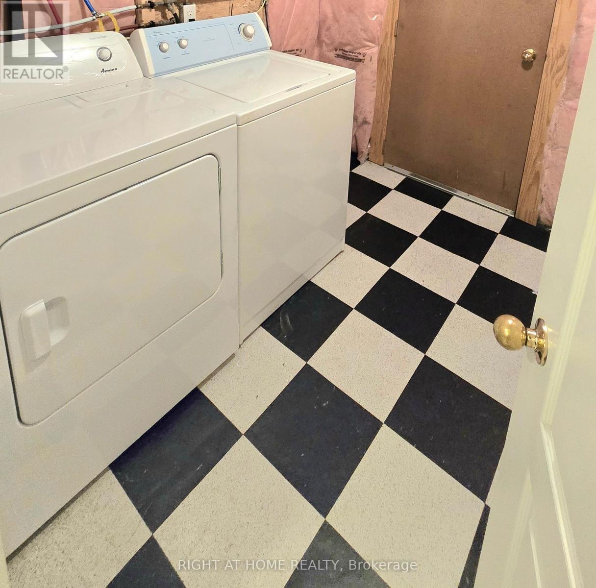 3428 Fountain Park Avenue, Mississauga, Ontario L5M 7E3 - Photo 19 - W12473018