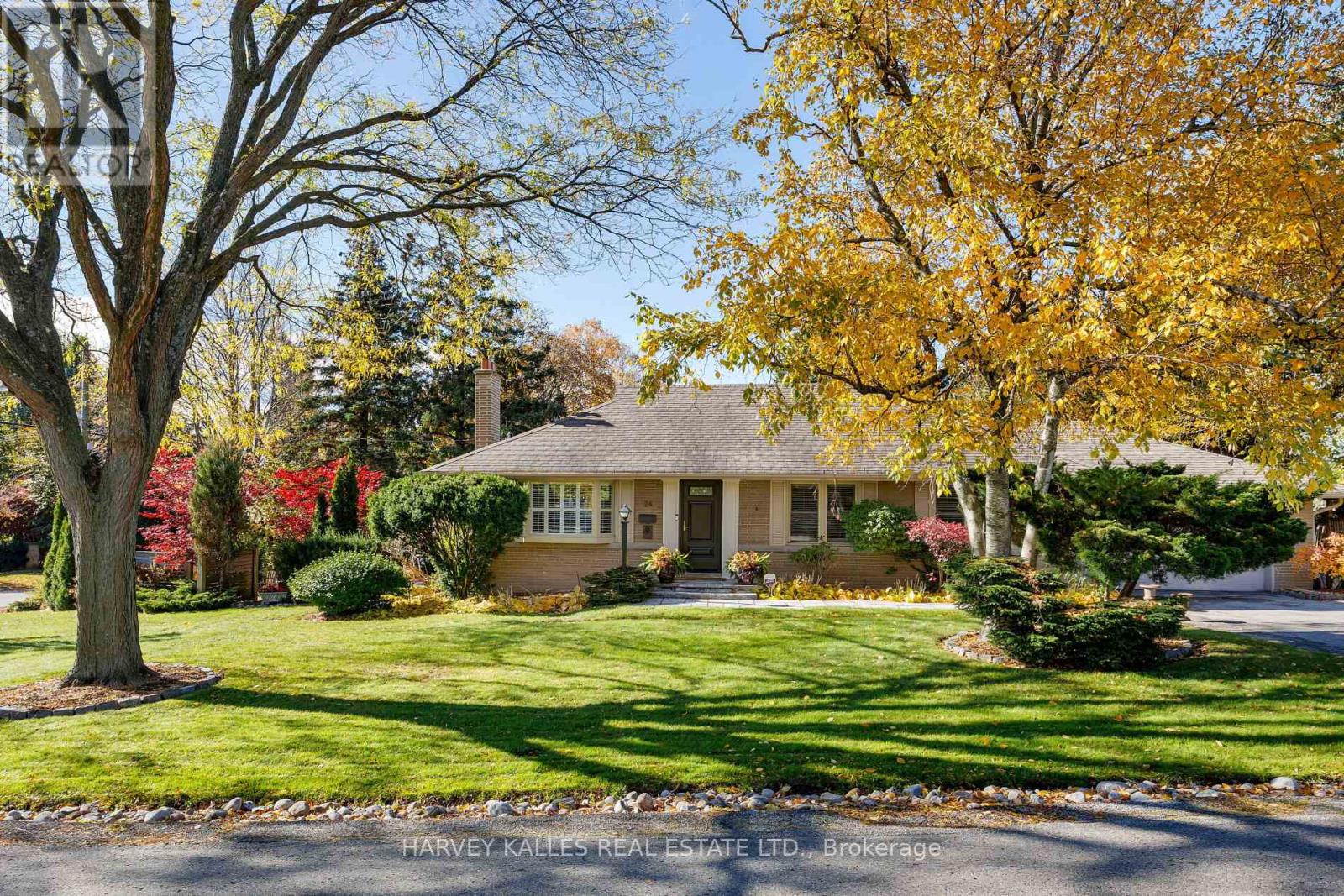 24 Cedarland Drive, Toronto, Ontario M9A 2K2 - Photo 4 - W12512890