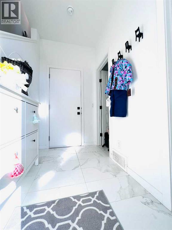 73 Walgrove Common Se, Calgary, Alberta  T2X 4C2 - Photo 4 - A2269308