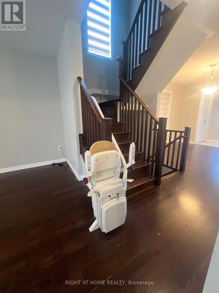 49 Averill Road, Brampton, Ontario  L7A 5A7 - Photo 5 - W12470434