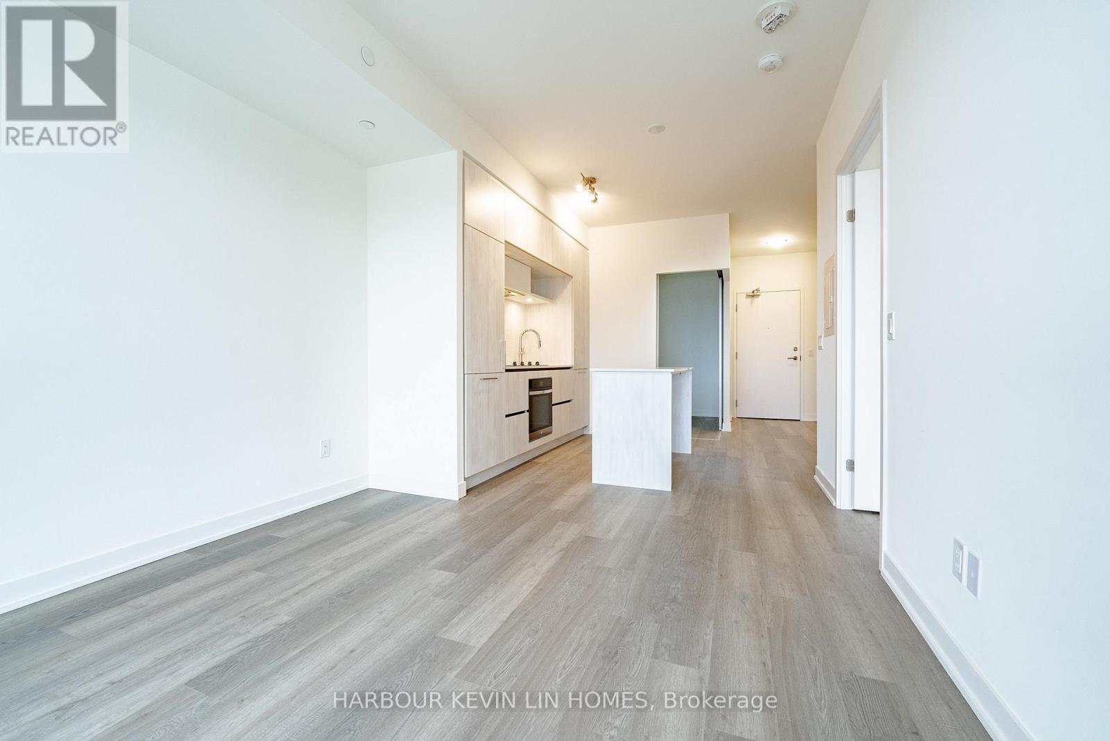 409 - 6 David Eyer Road, Richmond Hill, Ontario  L4S 0N5 - Photo 10 - N12520250