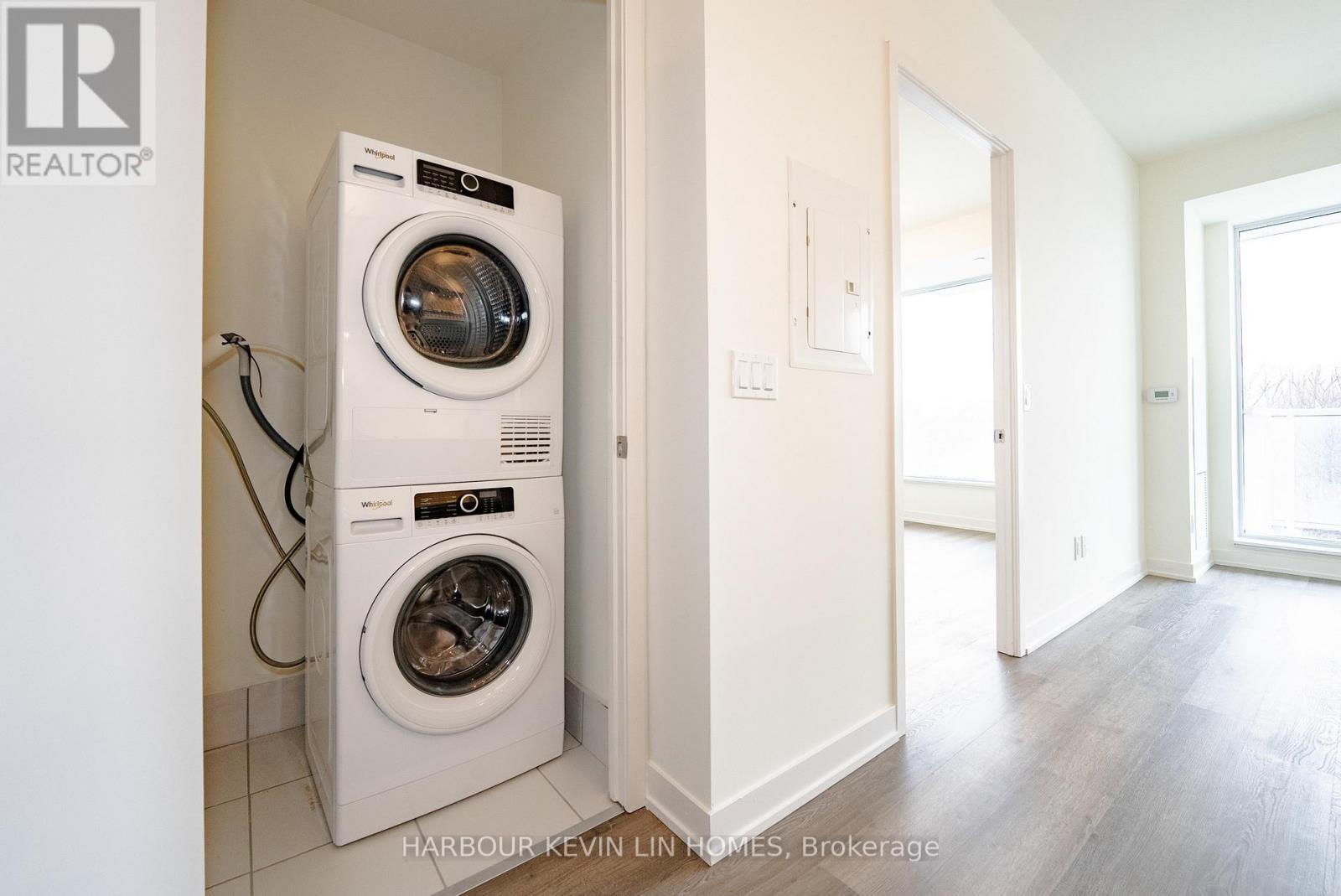 409 - 6 David Eyer Road, Richmond Hill, Ontario  L4S 0N5 - Photo 17 - N12520250