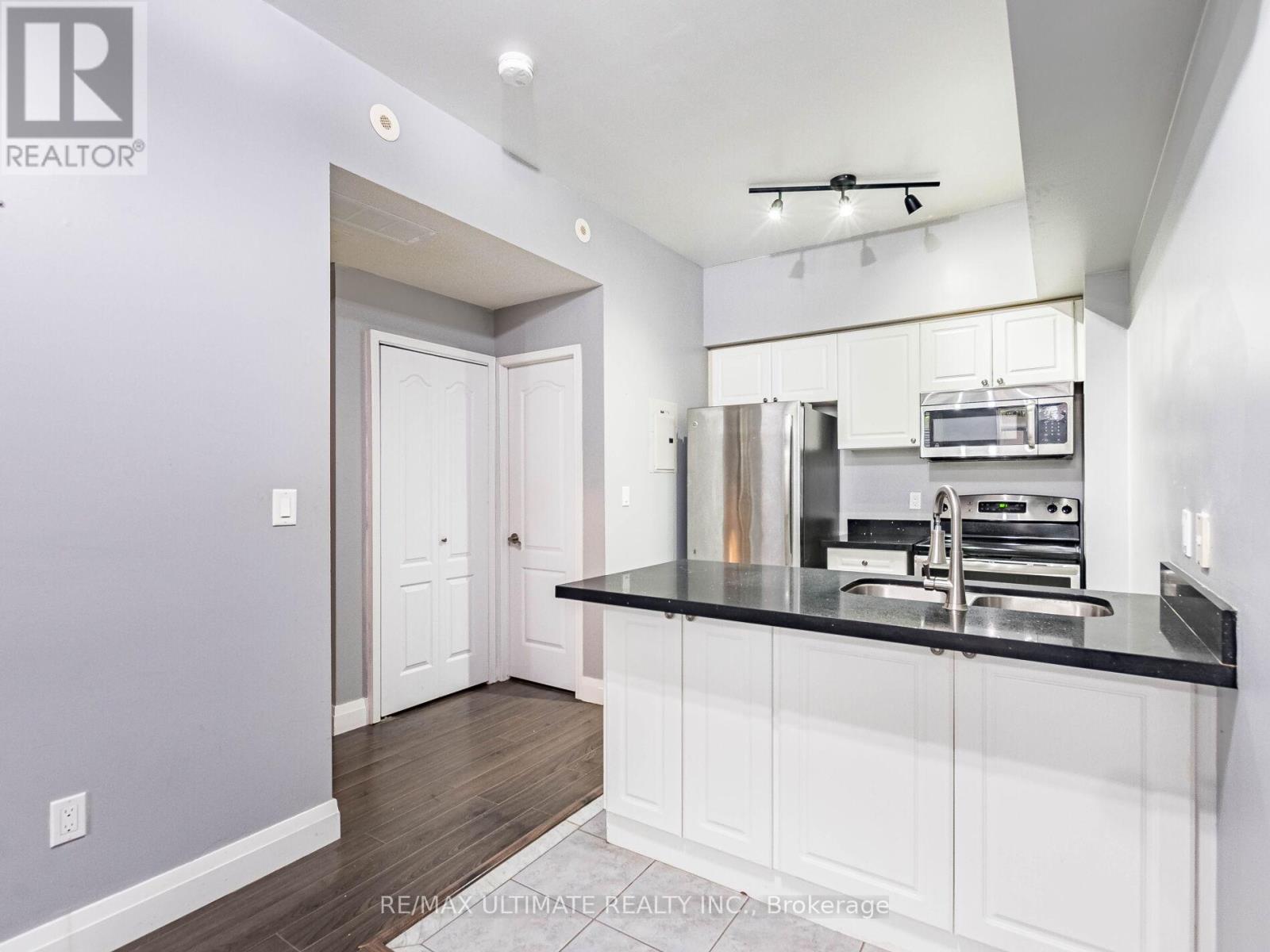 Unit # 17 - 615 Shoreline Drive, Mississauga, Ontario L5B 4K4 - Photo 17 - W12520246