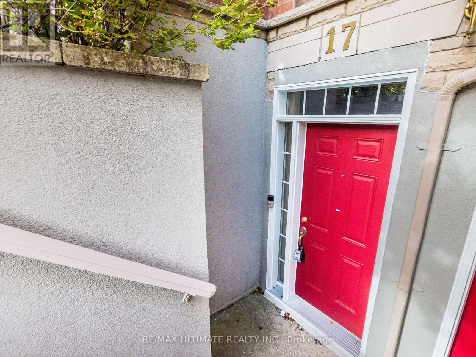 Unit # 17 - 615 Shoreline Drive, Mississauga, Ontario L5B 4K4 - Photo 4 - W12520246