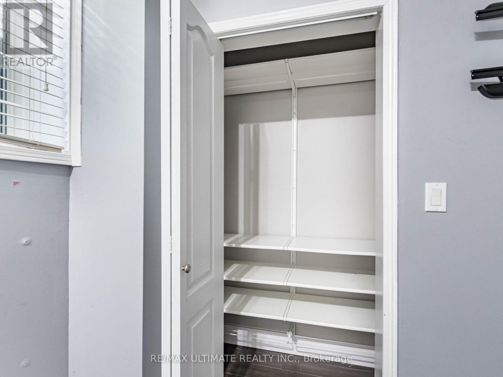 Unit # 17 - 615 Shoreline Drive, Mississauga, Ontario L5B 4K4 - Photo 8 - W12520246