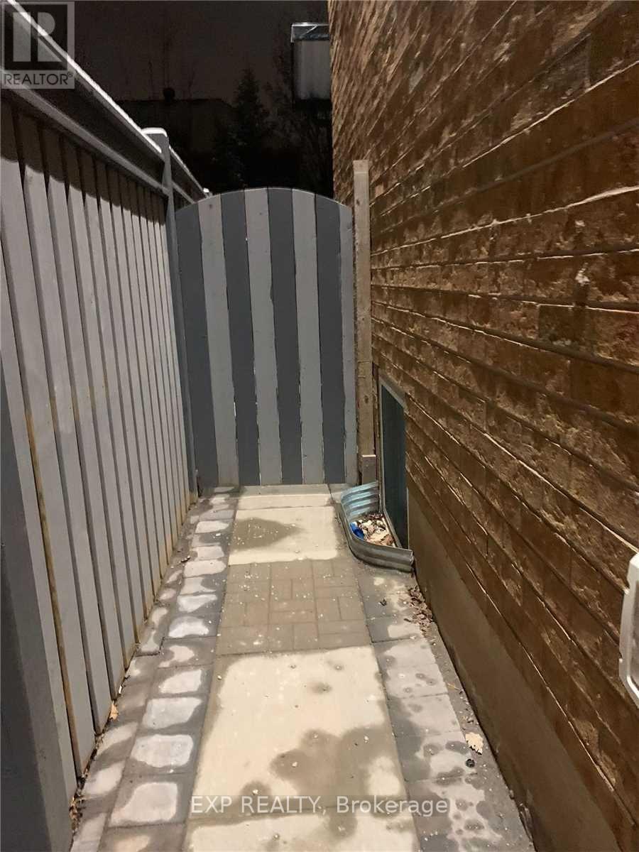 Bsmt - 2054 Kingsridge Drive, Oakville, Ontario  L6M 4Y8 - Photo 12 - W12520264