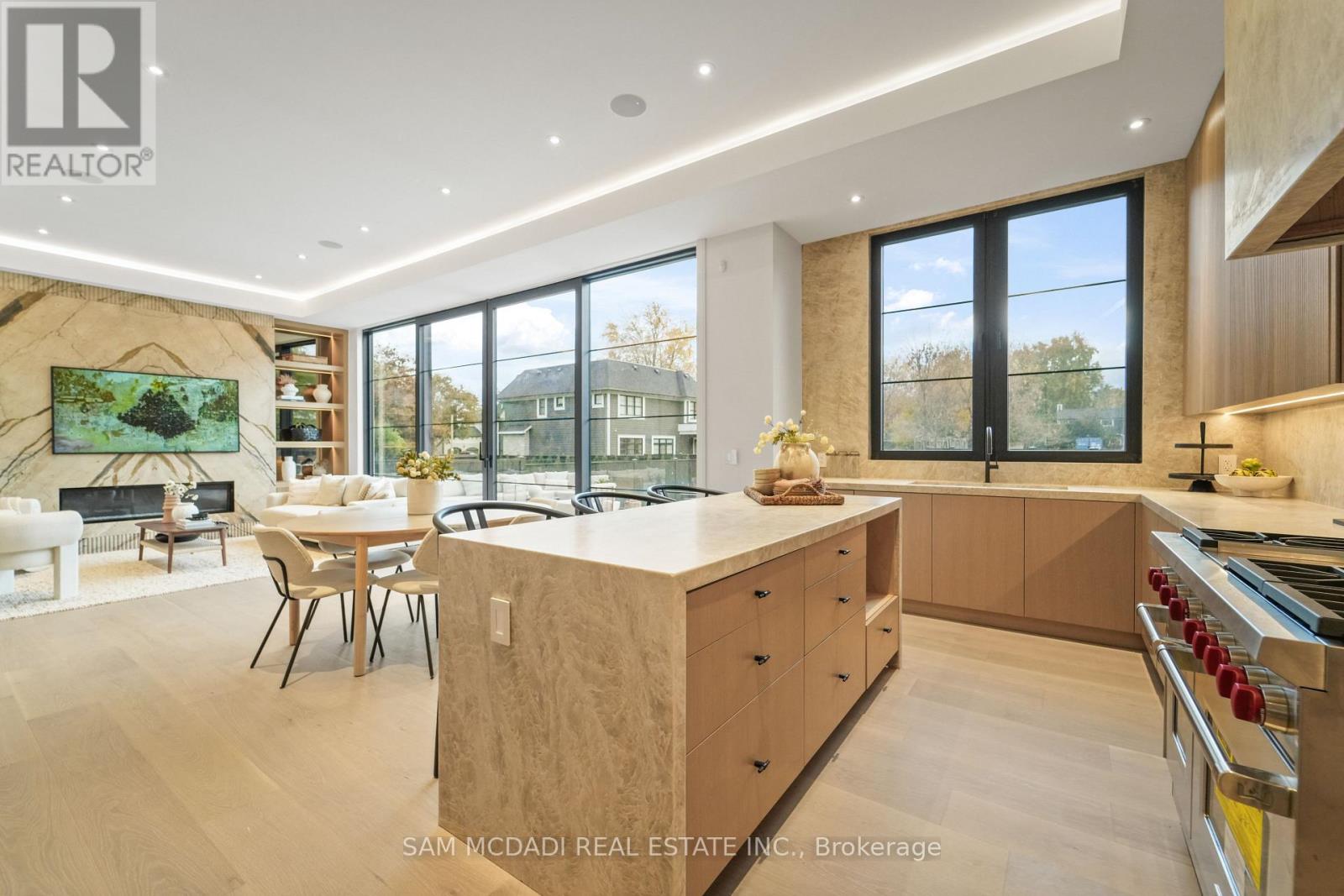 152 Third Line, Oakville, Ontario  L6L 3Z8 - Photo 10 - W12520272