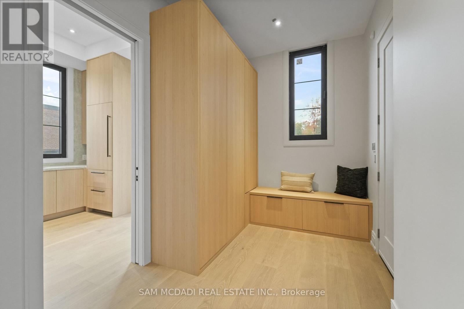 152 Third Line, Oakville, Ontario  L6L 3Z8 - Photo 13 - W12520272