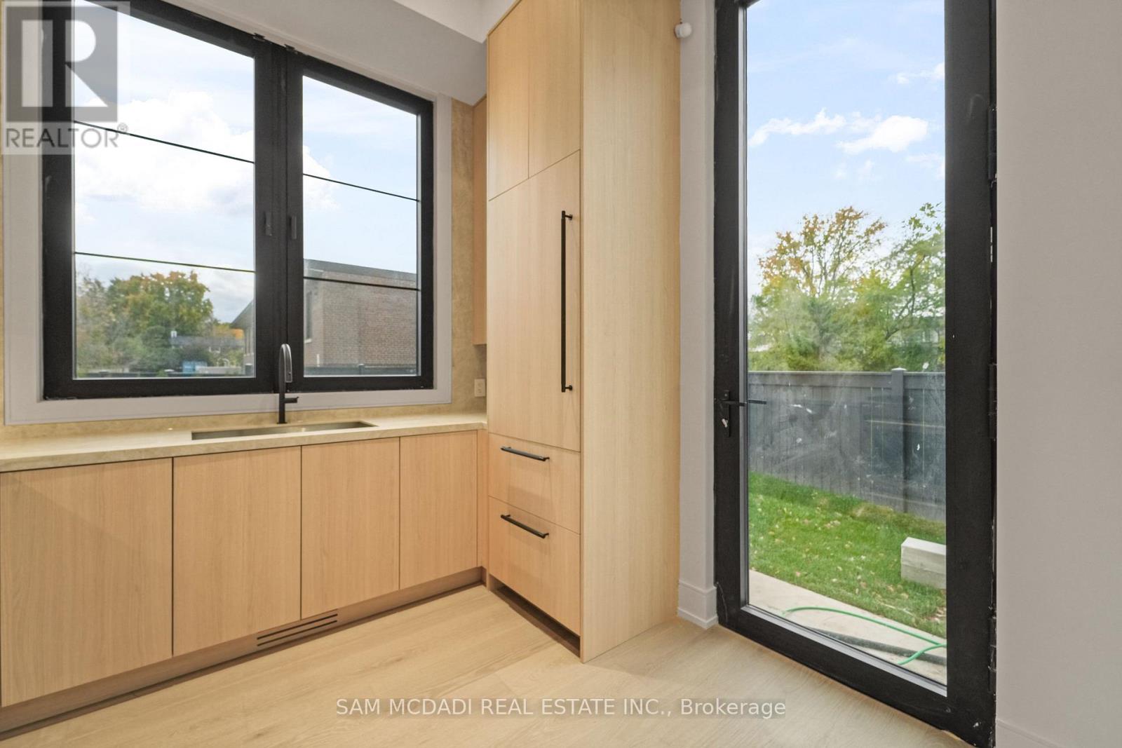 152 Third Line, Oakville, Ontario  L6L 3Z8 - Photo 15 - W12520272