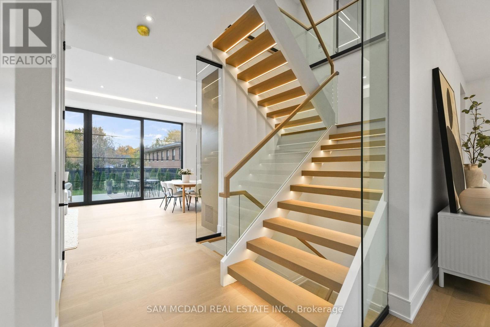 152 Third Line, Oakville, Ontario  L6L 3Z8 - Photo 17 - W12520272