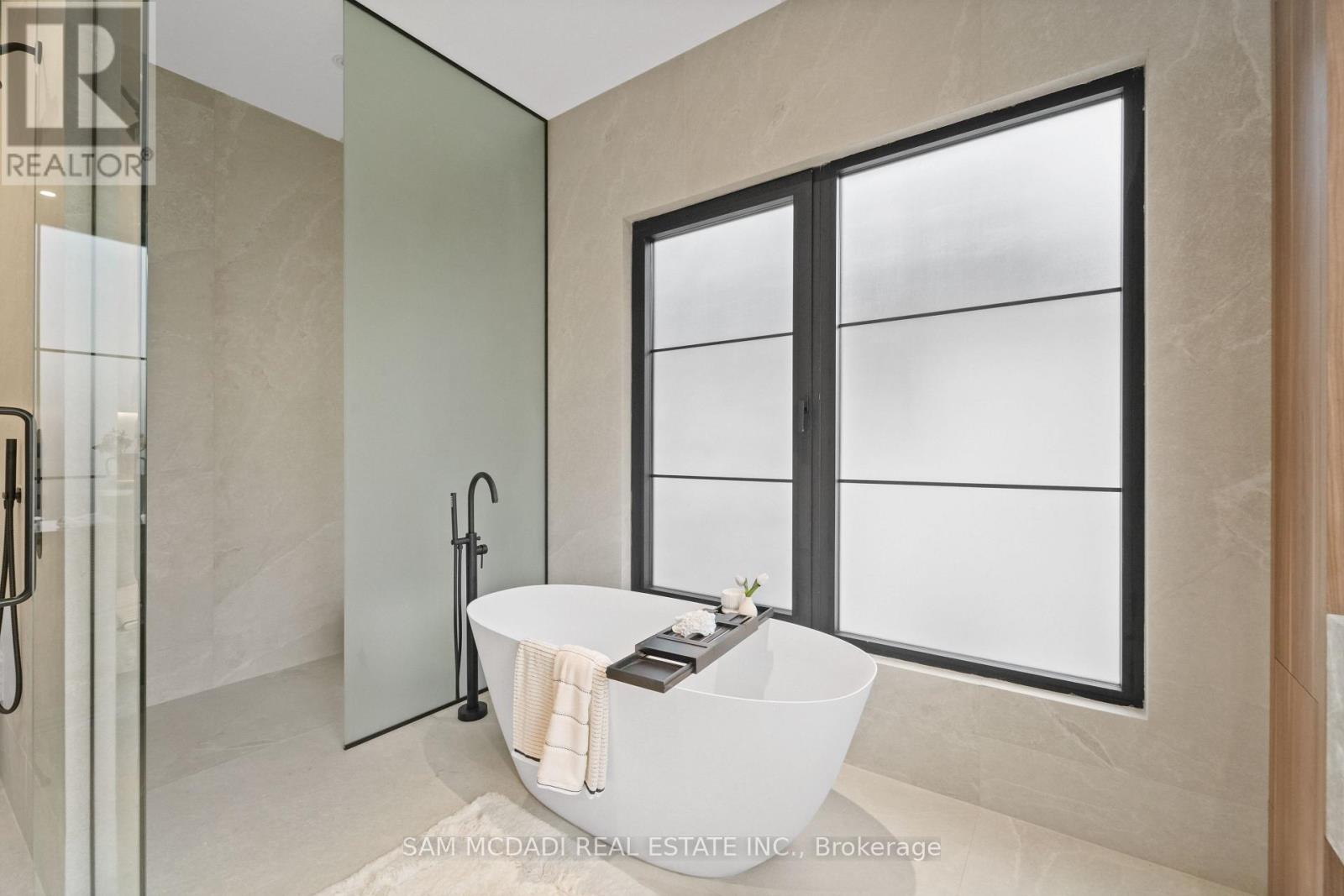 152 Third Line, Oakville, Ontario  L6L 3Z8 - Photo 25 - W12520272