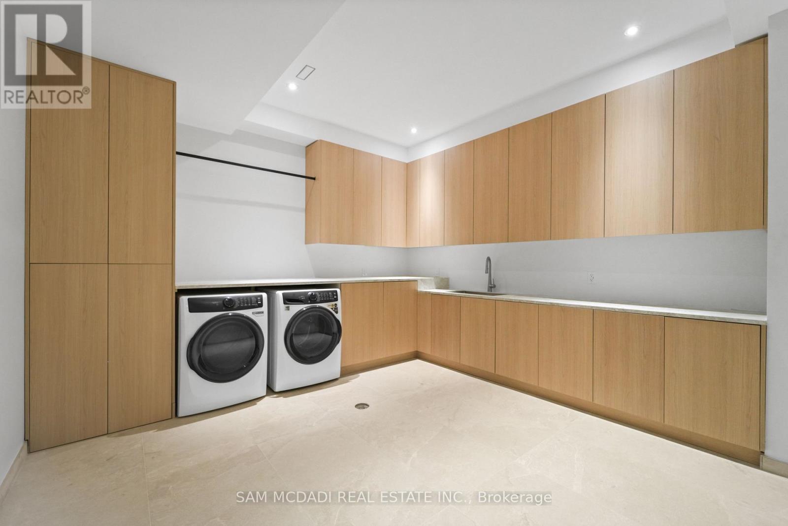 152 Third Line, Oakville, Ontario  L6L 3Z8 - Photo 35 - W12520272