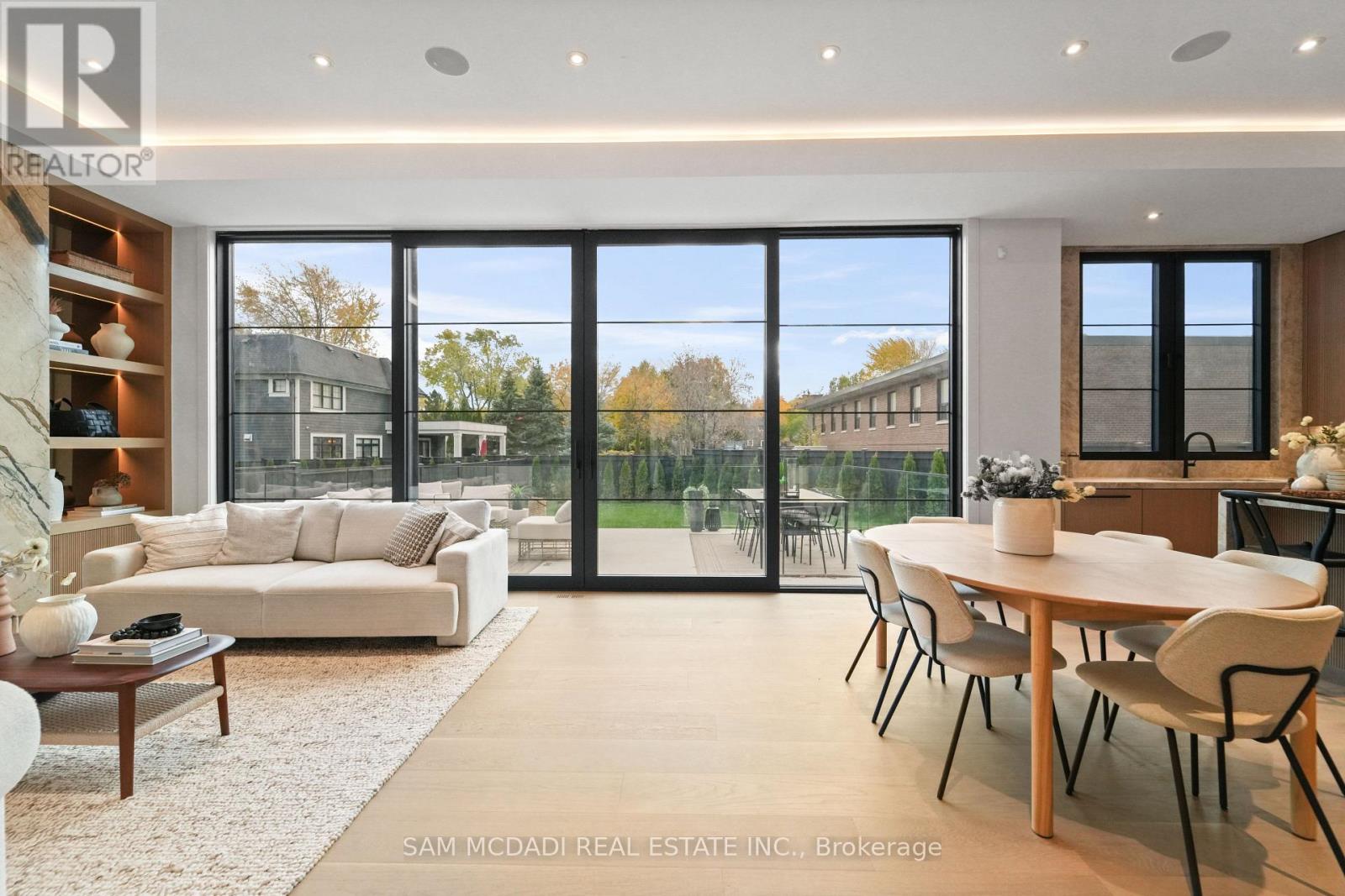 152 Third Line, Oakville, Ontario  L6L 3Z8 - Photo 7 - W12520272