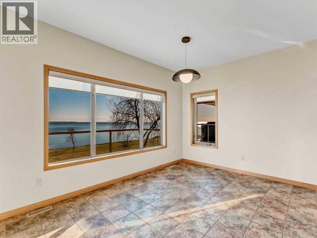 15 White Pelican Way, Lake Newell Resort, Alberta  T1R 0X5 - Photo 14 - A2268744