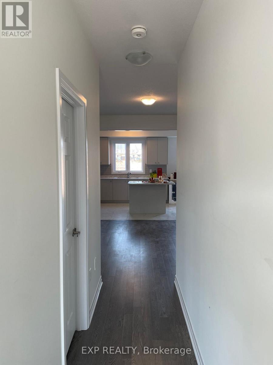 148 Port Crescent, Welland, Ontario  L3B 5K5 - Photo 2 - X12520266