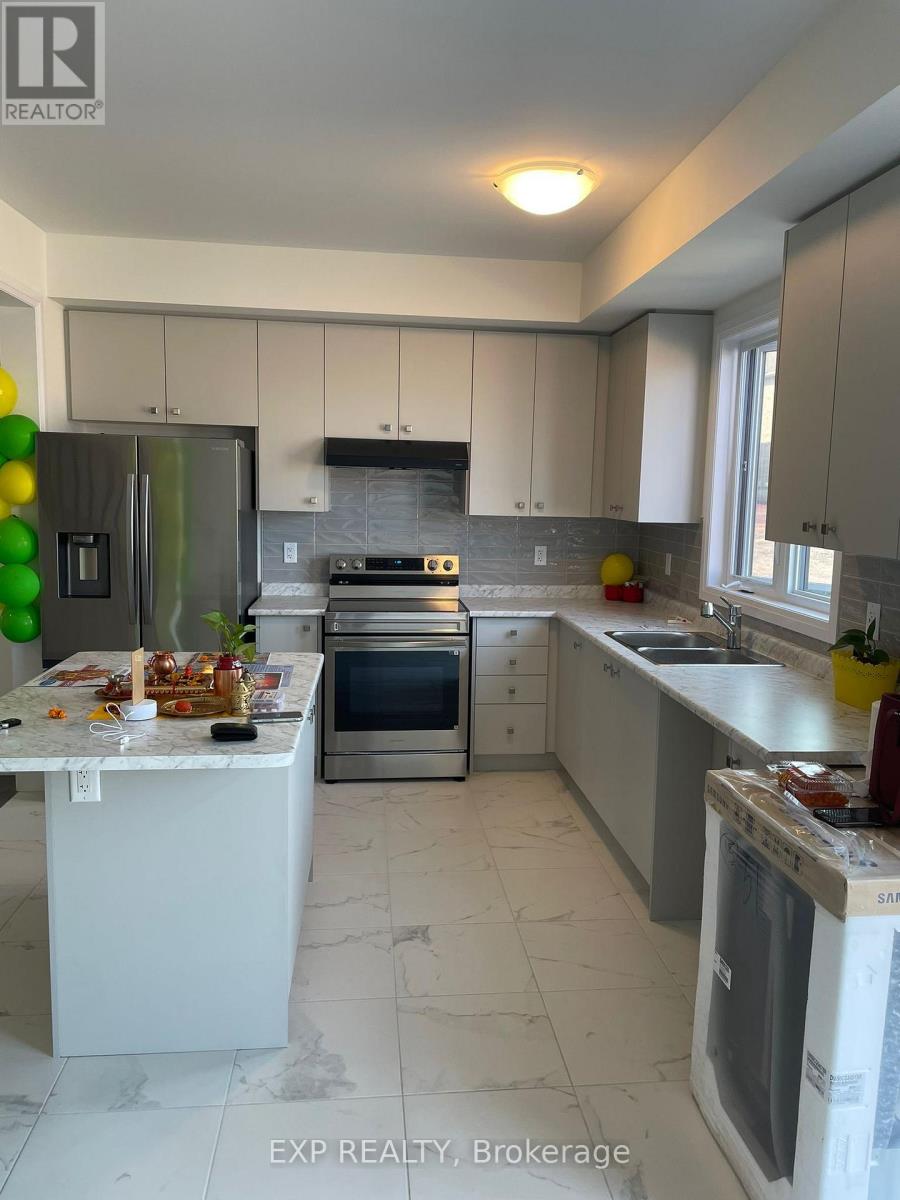 148 Port Crescent, Welland, Ontario  L3B 5K5 - Photo 4 - X12520266