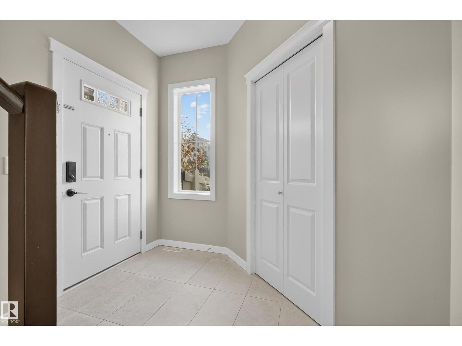 1756 63 St Sw, Edmonton, Alberta  T6X 0S1 - Photo 5 - E4465041