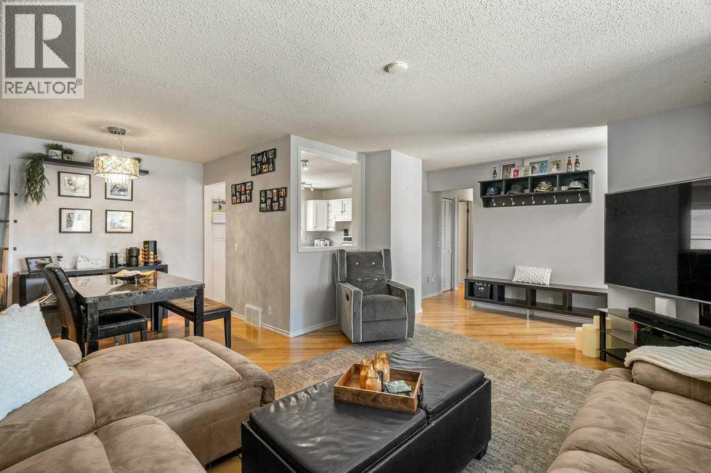 159 Rundlehorn Crescent Ne, Calgary, Alberta  T1Y 1C5 - Photo 8 - A2252045