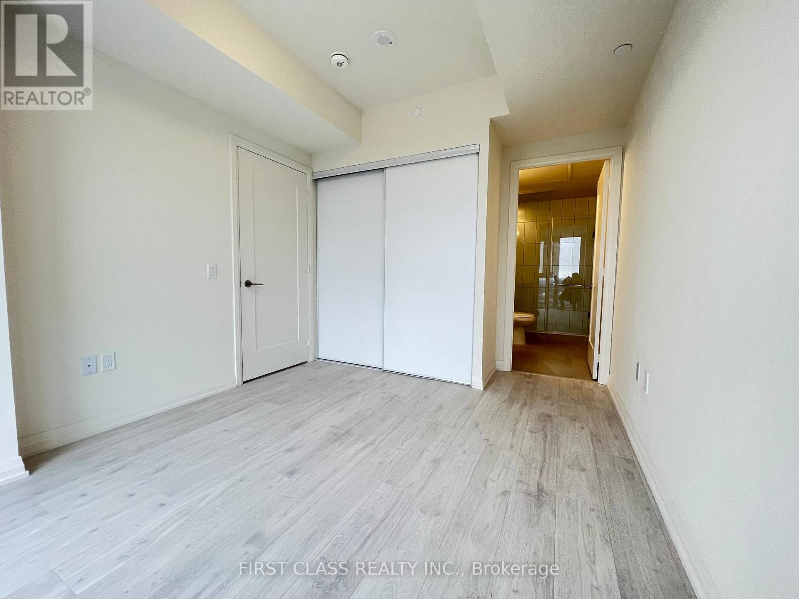 2420 - 9000 Jane Street, Vaughan, Ontario L4K 0M6 - Photo 12 - N12520280