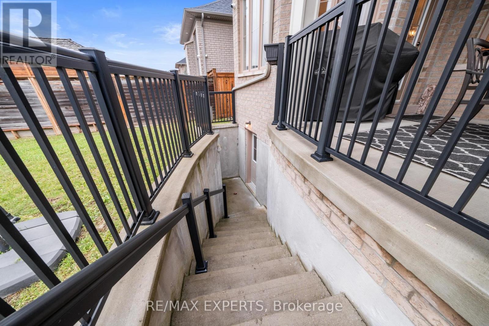 16 Raymond Love Court, King, Ontario L7B 0M7 - Photo 49 - N12520300