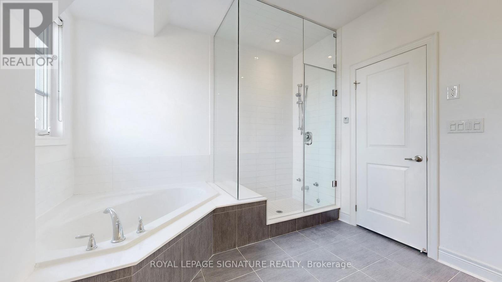 45 - 8 Agar Lane, Vaughan, Ontario L4L 0C5 - Photo 35 - N12520320