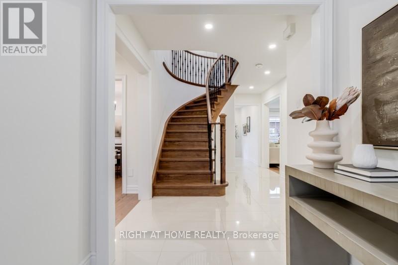 6 Diane Court, Brampton, Ontario L6Y 3E3 - Photo 14 - W12520292