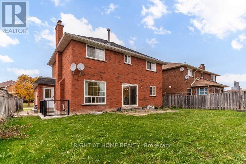 6 Diane Court, Brampton, Ontario L6Y 3E3 - Photo 37 - W12520292