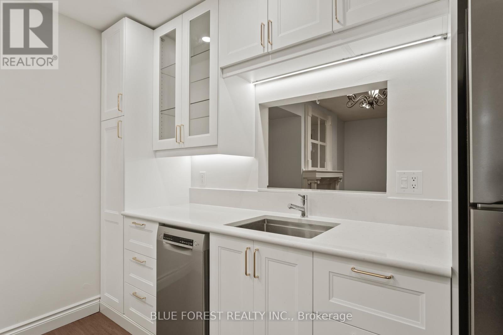 102 - 460 Wellington Street, London East, Ontario N6A 3P8 - Photo 18 - X12520364