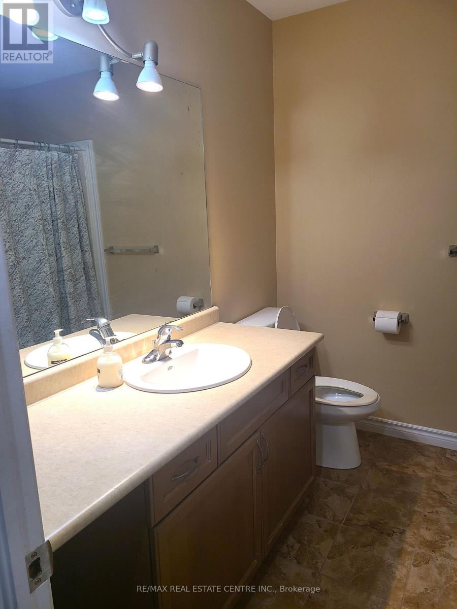 242 Buttercup Court, Waterloo, Ontario N2V 2W8 - Photo 5 - X12520296