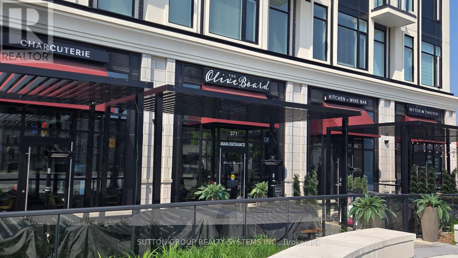 409 - 520 North Service Road, Grimsby, Ontario  L3M 0C9 - Photo 3 - X12520308