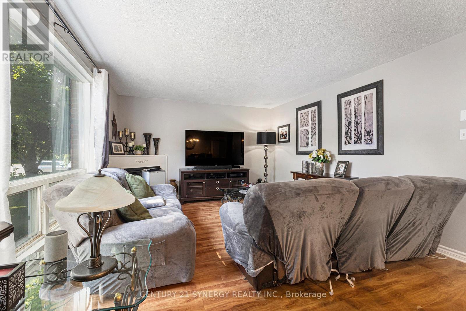 389 Thomas Street, Carleton Place, Ontario K7C 3Z3 - Photo 5 - X12520354