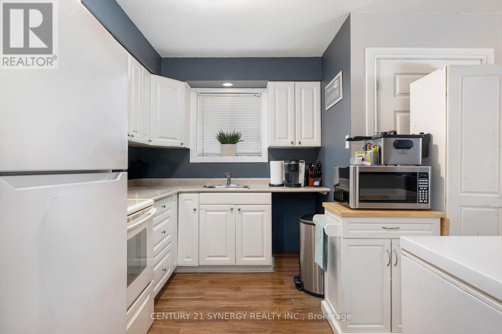 389 Thomas Street, Carleton Place, Ontario K7C 3Z3 - Photo 8 - X12520354