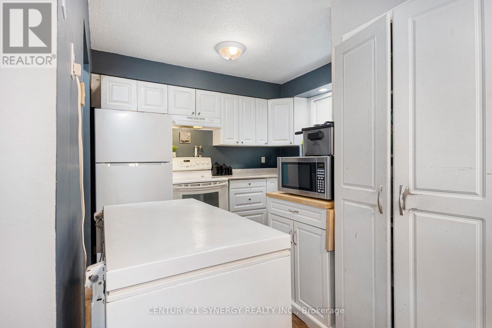 389 Thomas Street, Carleton Place, Ontario K7C 3Z3 - Photo 9 - X12520354