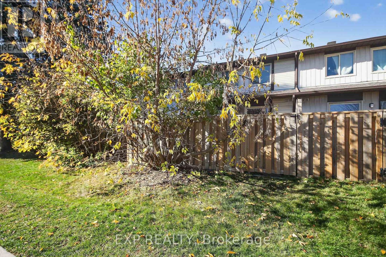 109 Theresa Private, Ottawa, Ontario  K1V 0E7 - Photo 43 - X12496904