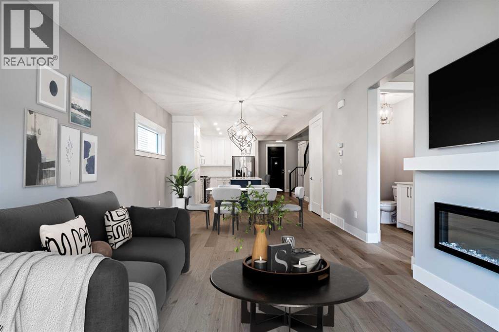 925 Reynolds Lane Sw, Airdrie, Alberta  T4B 5L7 - Photo 2 - A2268640