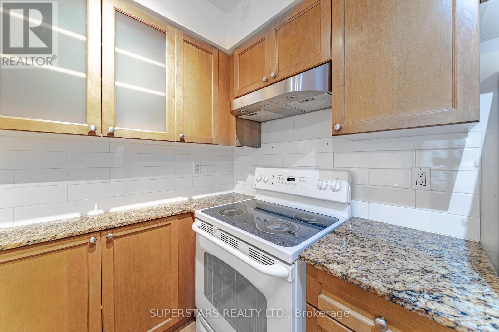708 - 761 Bay Street, Toronto, Ontario  M5G 2R2 - Photo 11 - C12520350